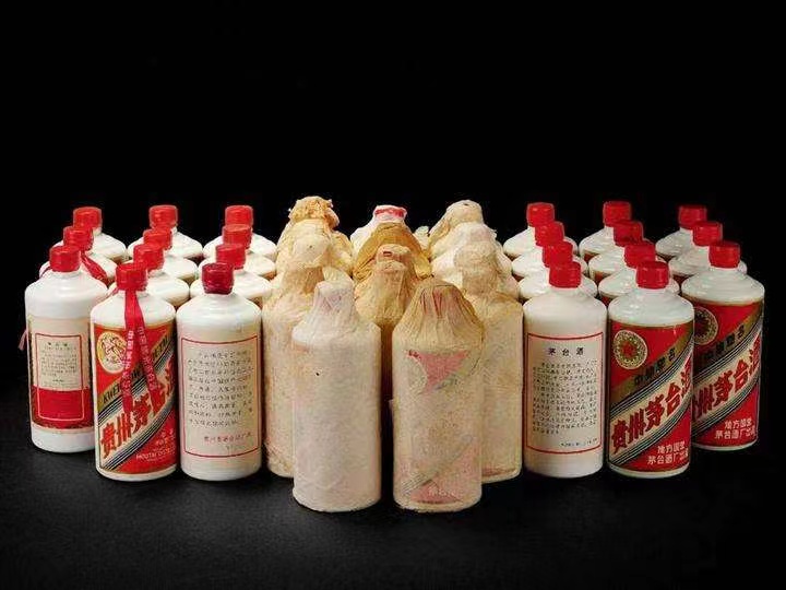 大通泰安泰山茅台酒三十年礼盒回收价格哪里回收(附近上门回收茅台酒）?